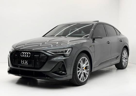 AUDI E-TRON ELÉTRICO SPORTBACK PERFORMANCE BLACK QUATTRO AUDI E-TRON ELÉTRICO SPORTBACK PERFORMANCE BLACK QUATTRO